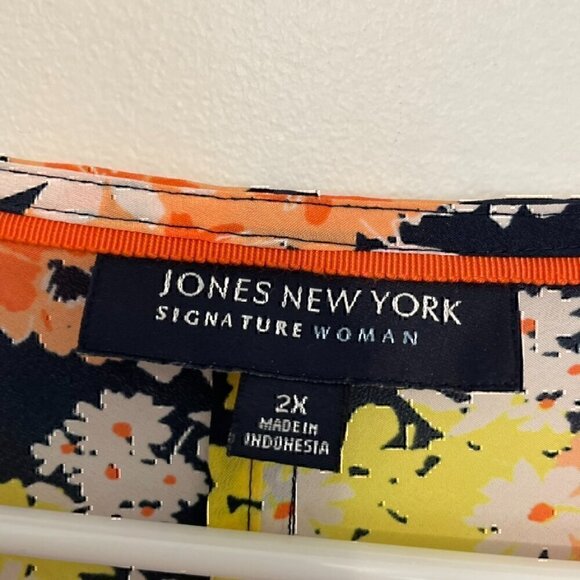 JONES NEW YORK Plus Size Tie Front V-Neck Blouse Navy Blue White Multi Floral 2X - Picture 3 of 13